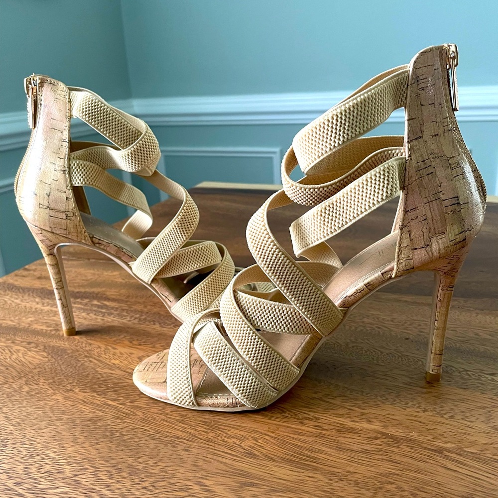 NWOT Nicole Miller 8.5 nude heels